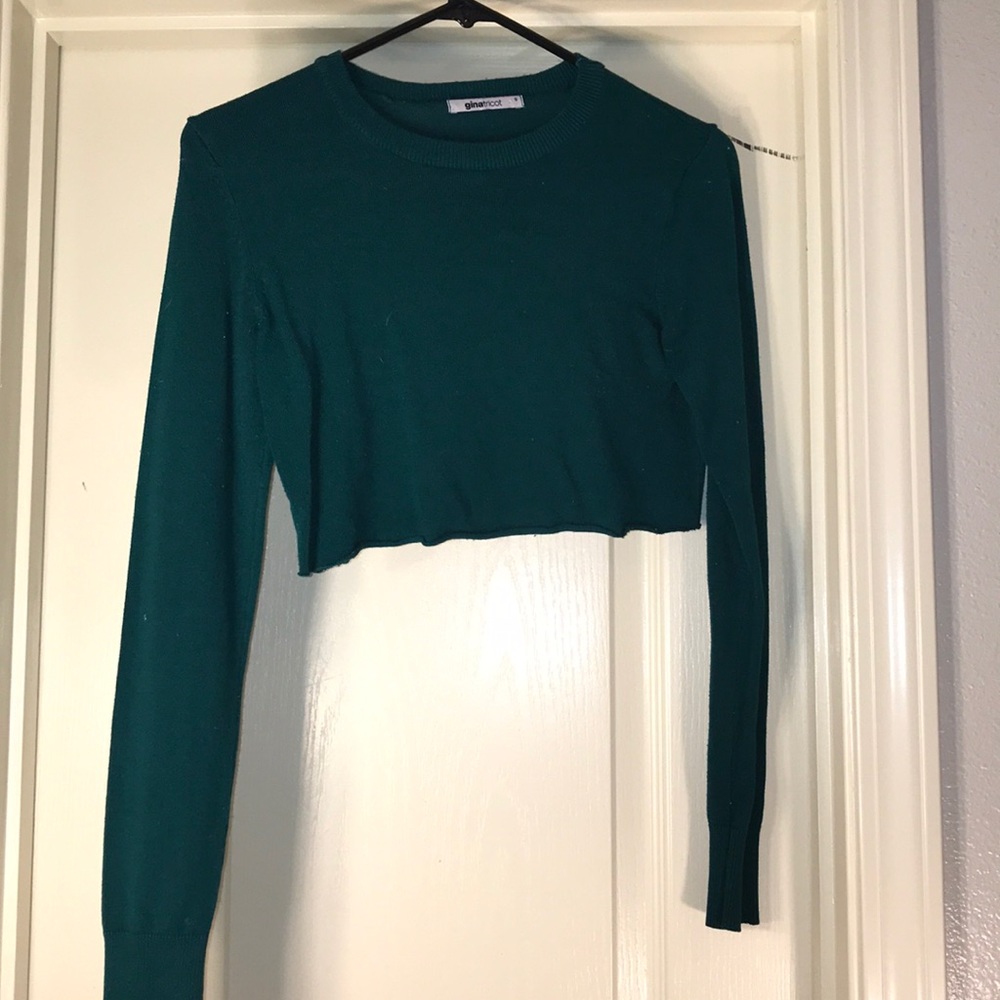 long sleeve dark green knit crop top